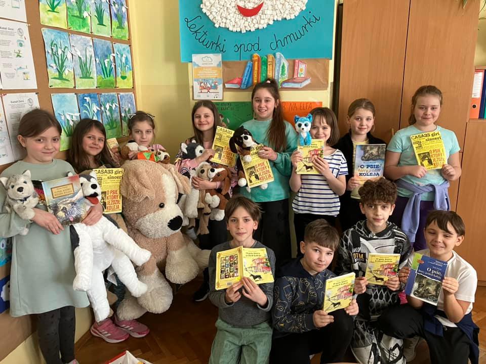 ,,Czytam z klasą lekturki spod chmurki” - klasa 3