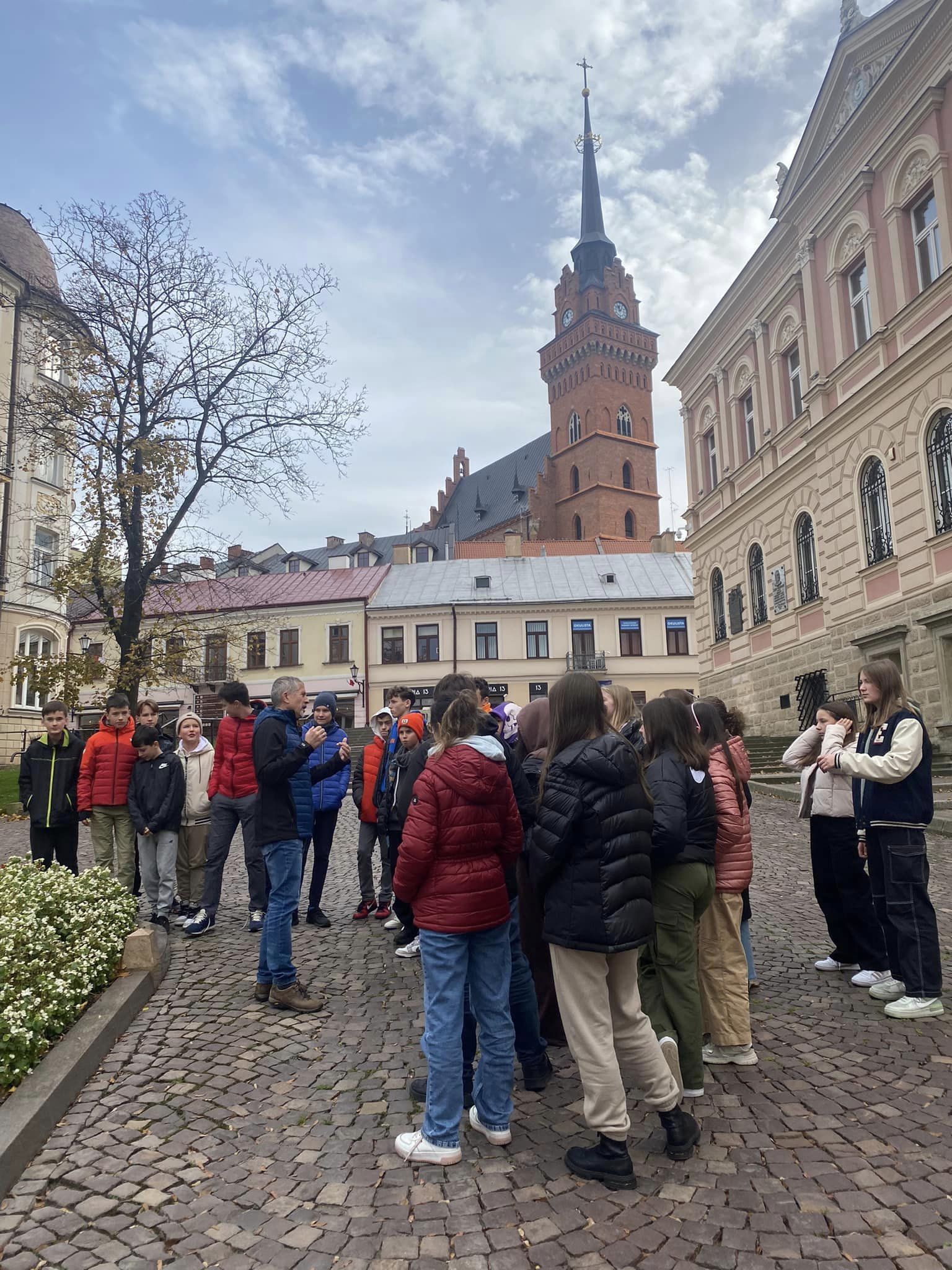 11 listopada - patriotyczne wycieczki okolicznościowe dla klas 4-5 i 6-8 