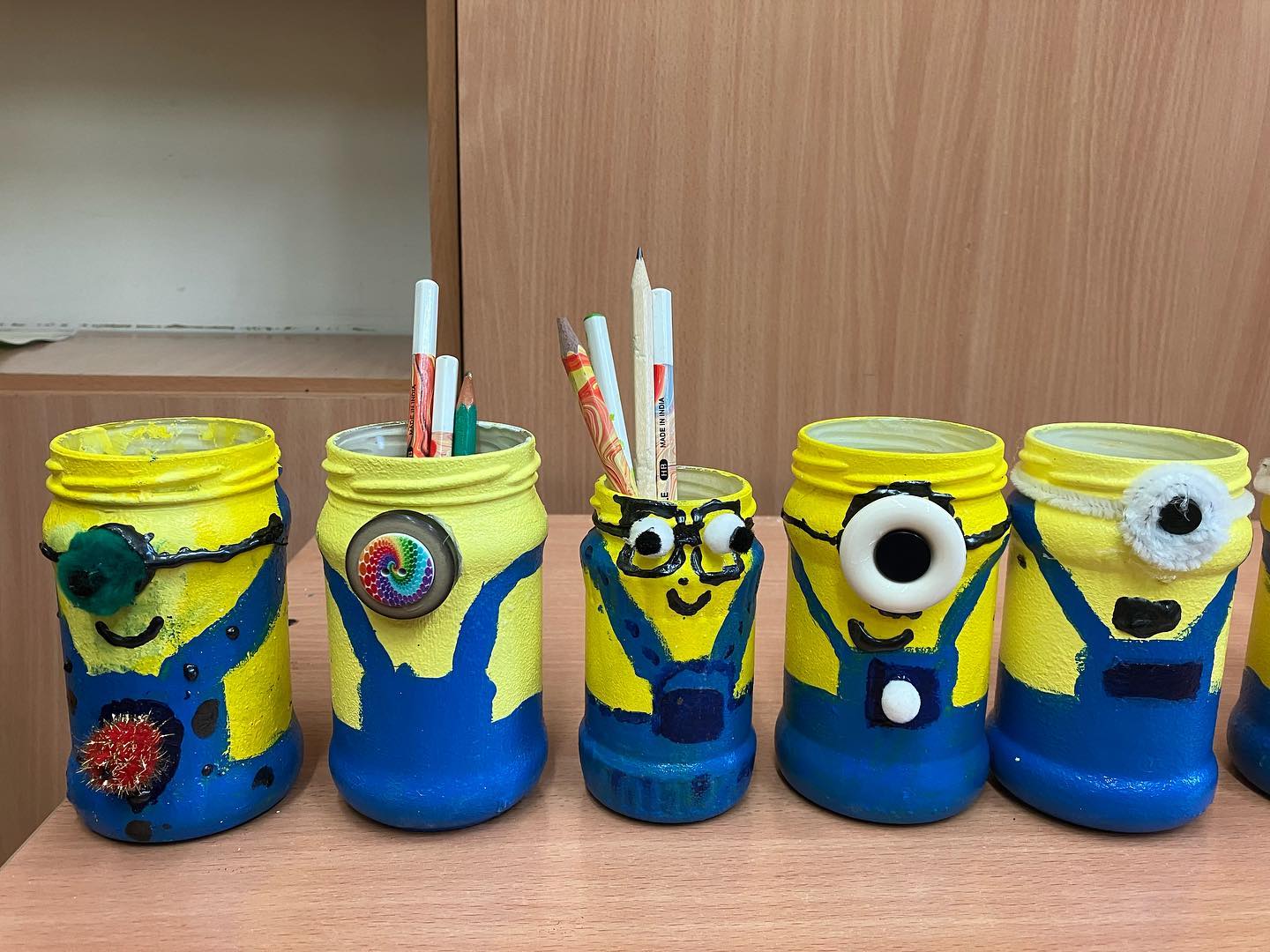 Minionkowe słoiczki - Rękodzieła